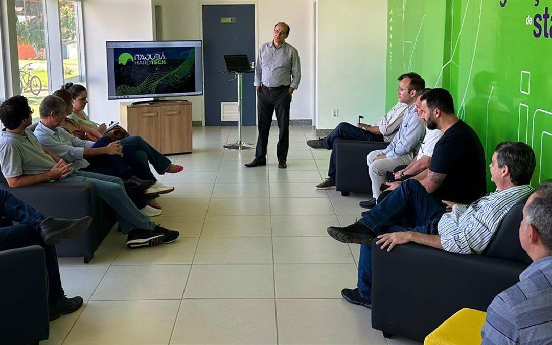 Comitiva de Ilha Solteira (SP) faz visita técnica à Unifei e à Inovai
